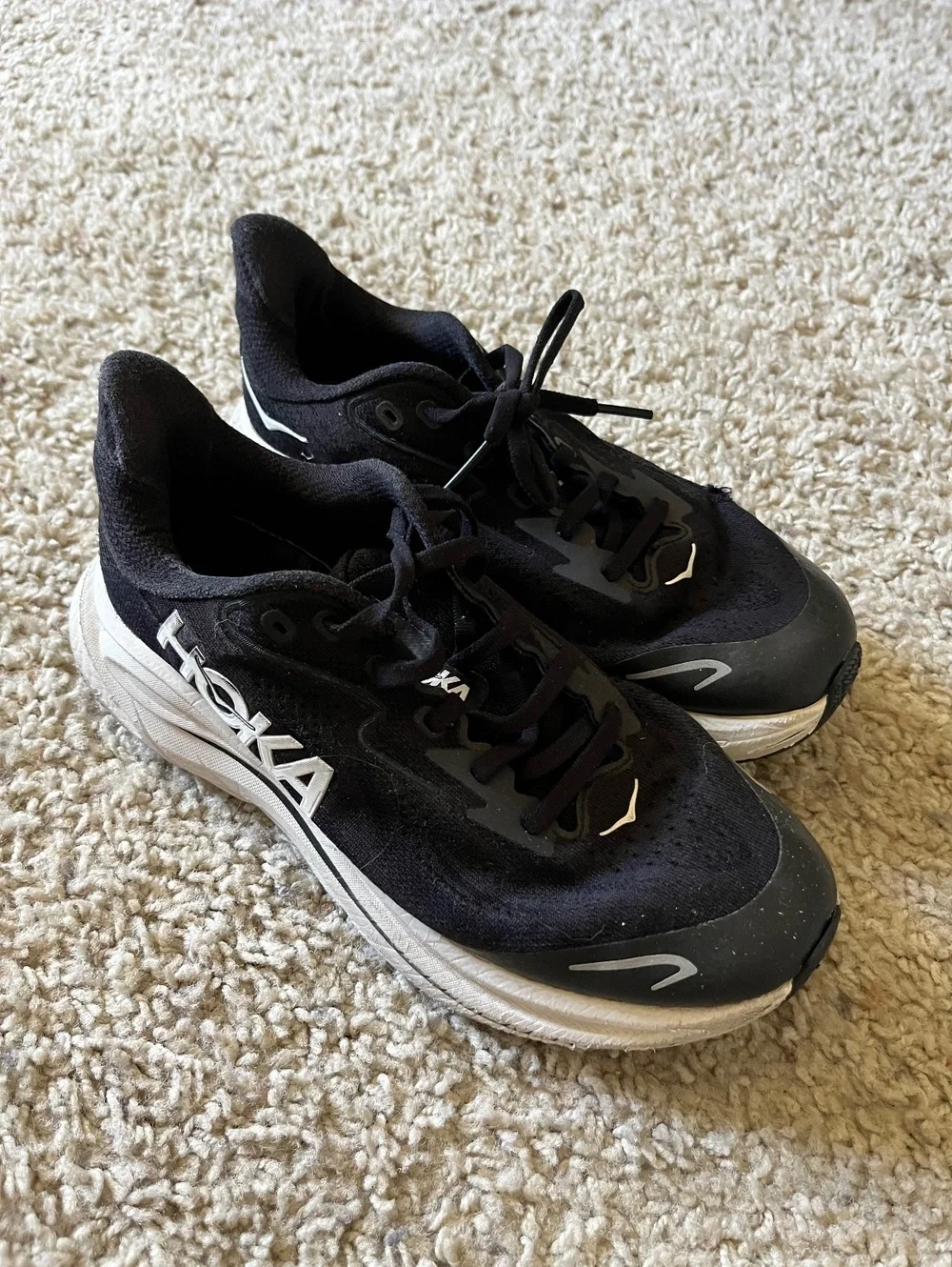Hoka One One Clifton 8 Women's Running Shoes Size 5MD Black White